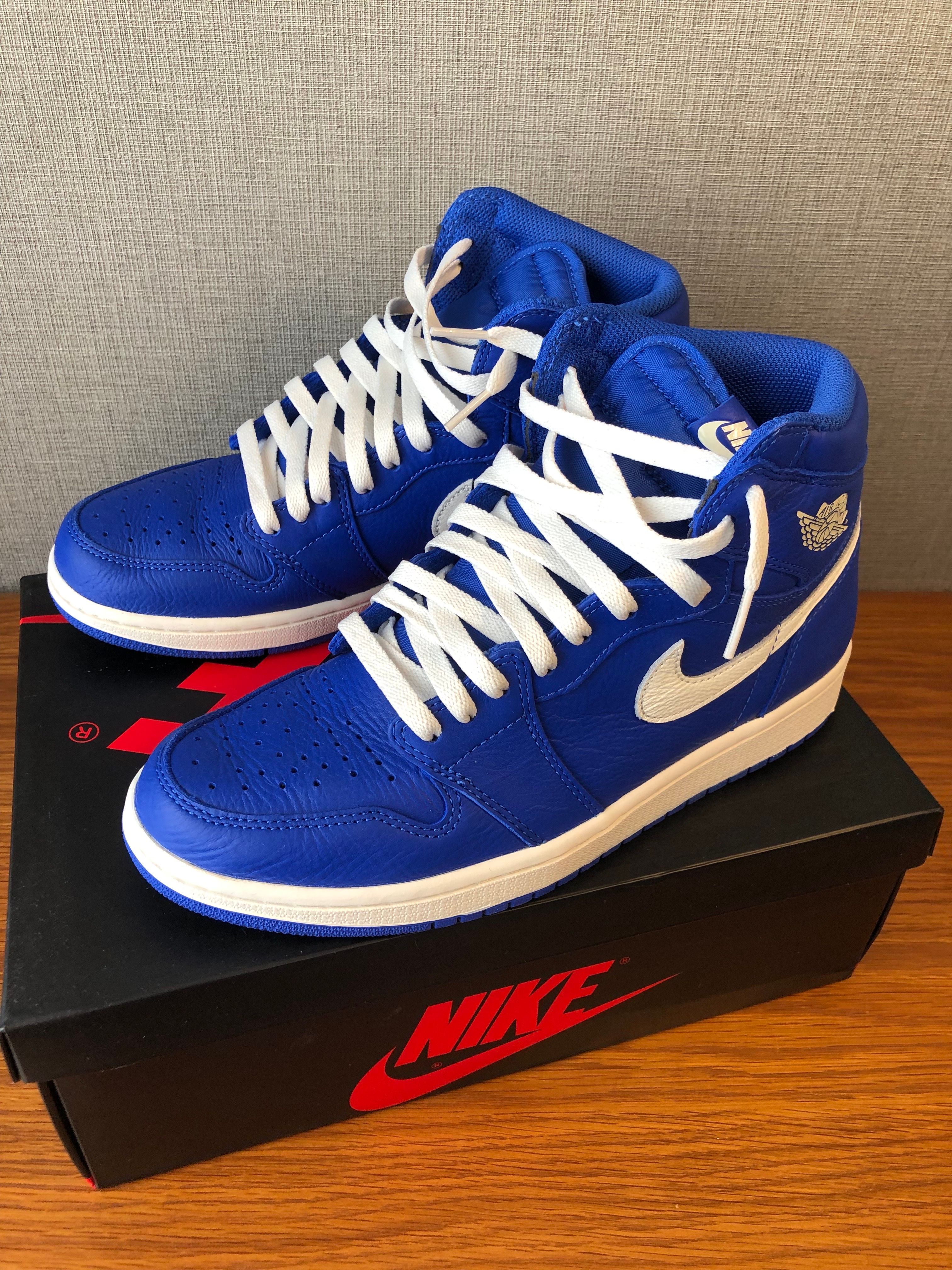 NIKE AIR JORDAN 1 RETRO HIGH "HYPER ROYAL"