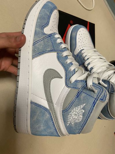 Nike Air Jordan 1 High OG "Hyper Royal"