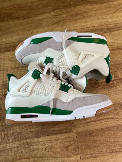 Nike SB × Air Jordan 4 Retro SP "Pine Green"