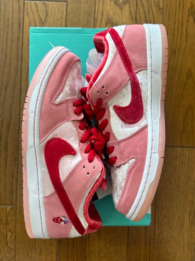 Strangelove × Nike SB Dunk Low "Valentine’s Day"