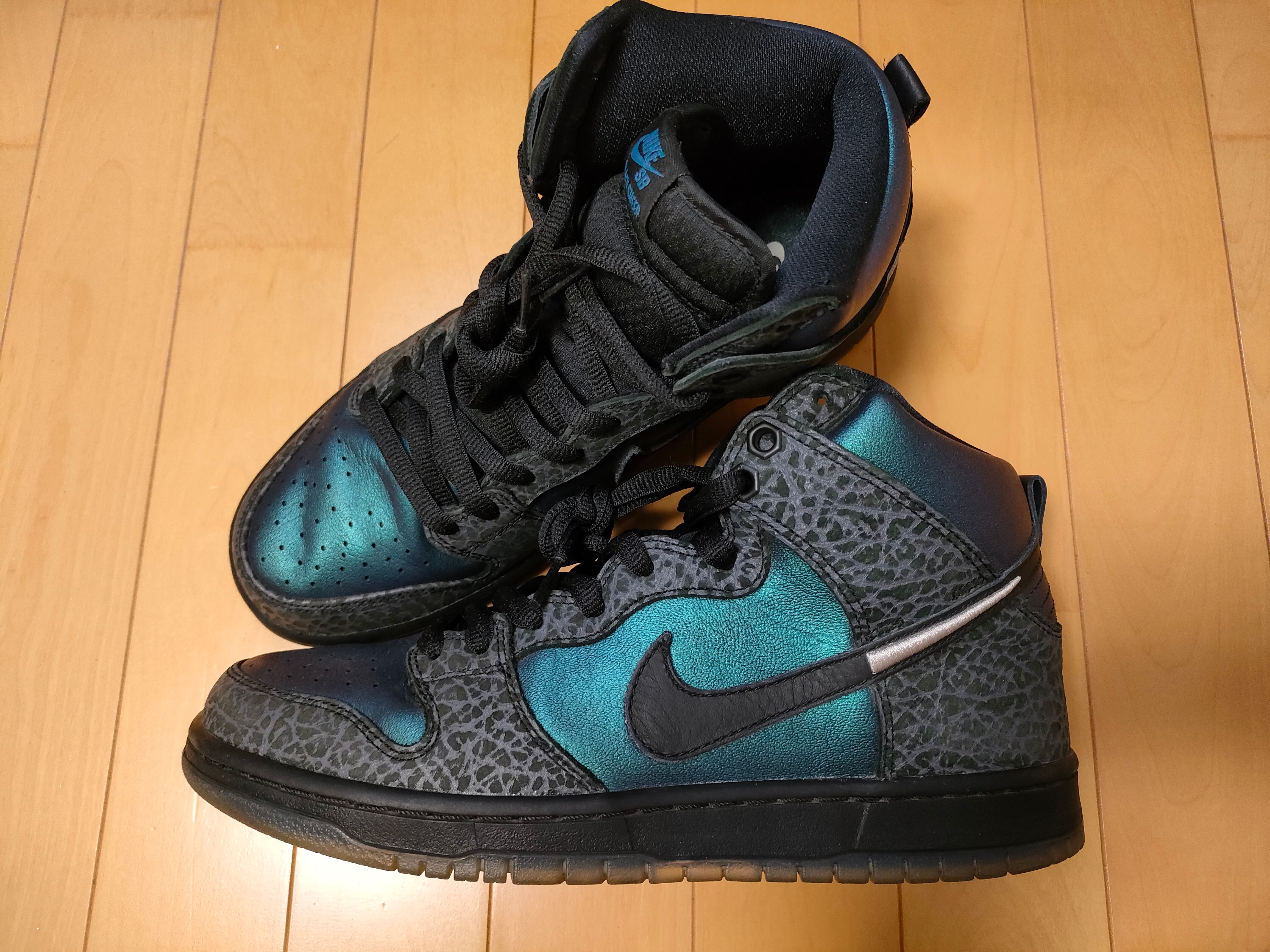 Black Sheep × Nike SB Dunk High "Black Hornet"