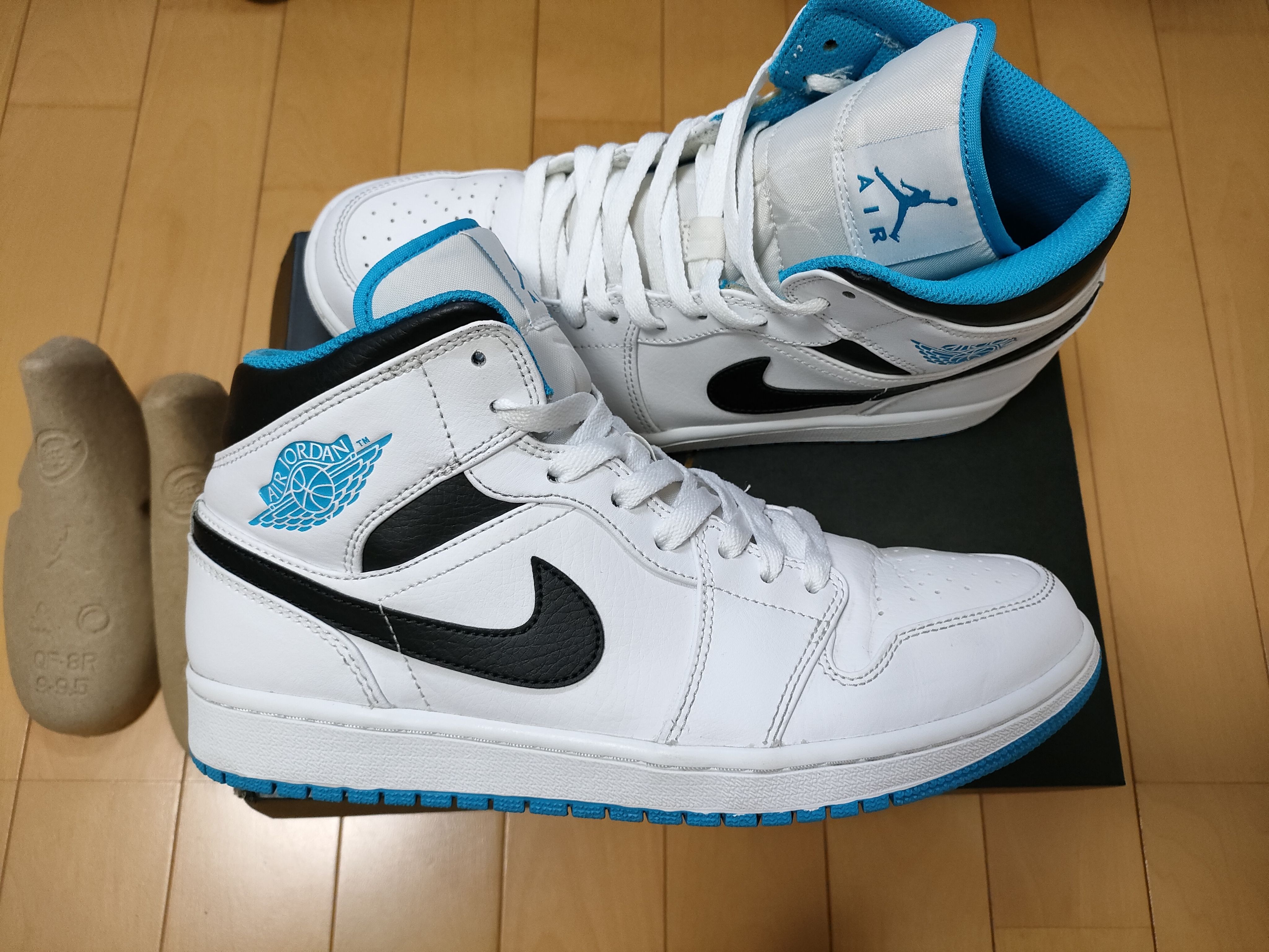 Nike Air Jordan 1 Mid "White/Laser blue"
