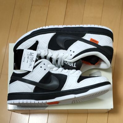 TIGHTBOOTH × Nike SB Dunk Low Pro QS "Black and White"