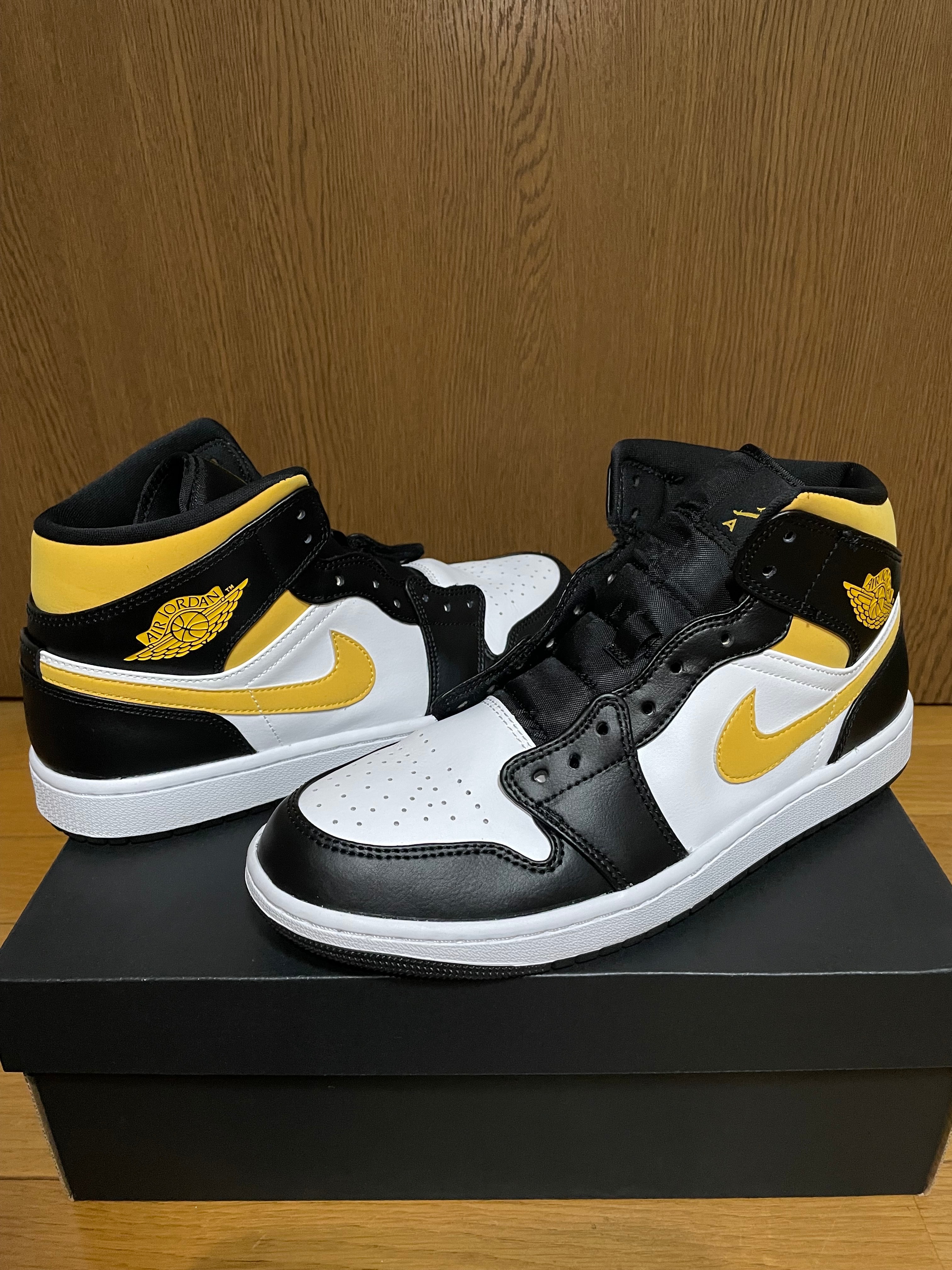 Nike Air Jordan 1 Mid "White/Pollen-Black"