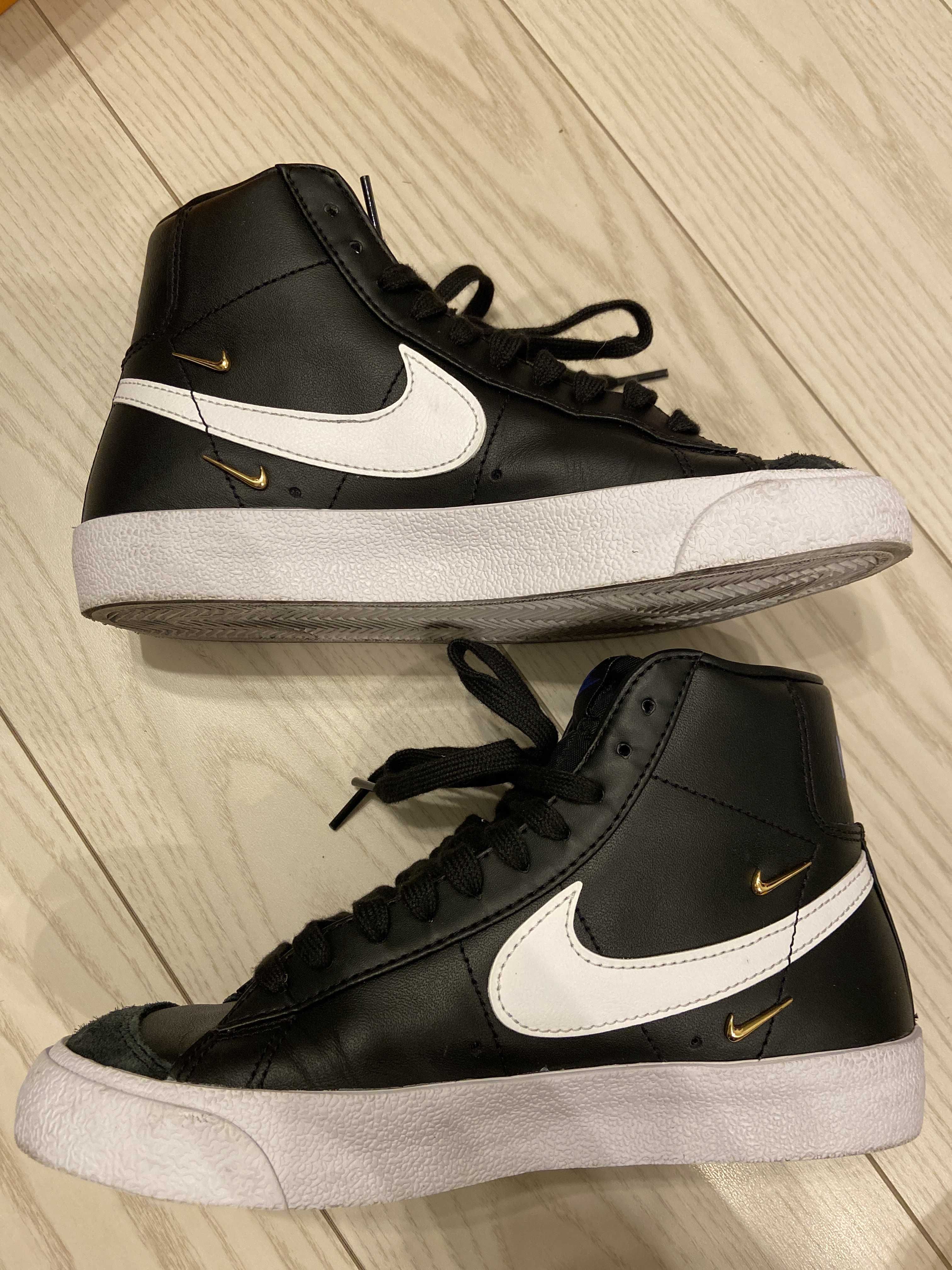 NIKE Women's BLAZER MID '77 SE "SISTERHOOD" BLACK