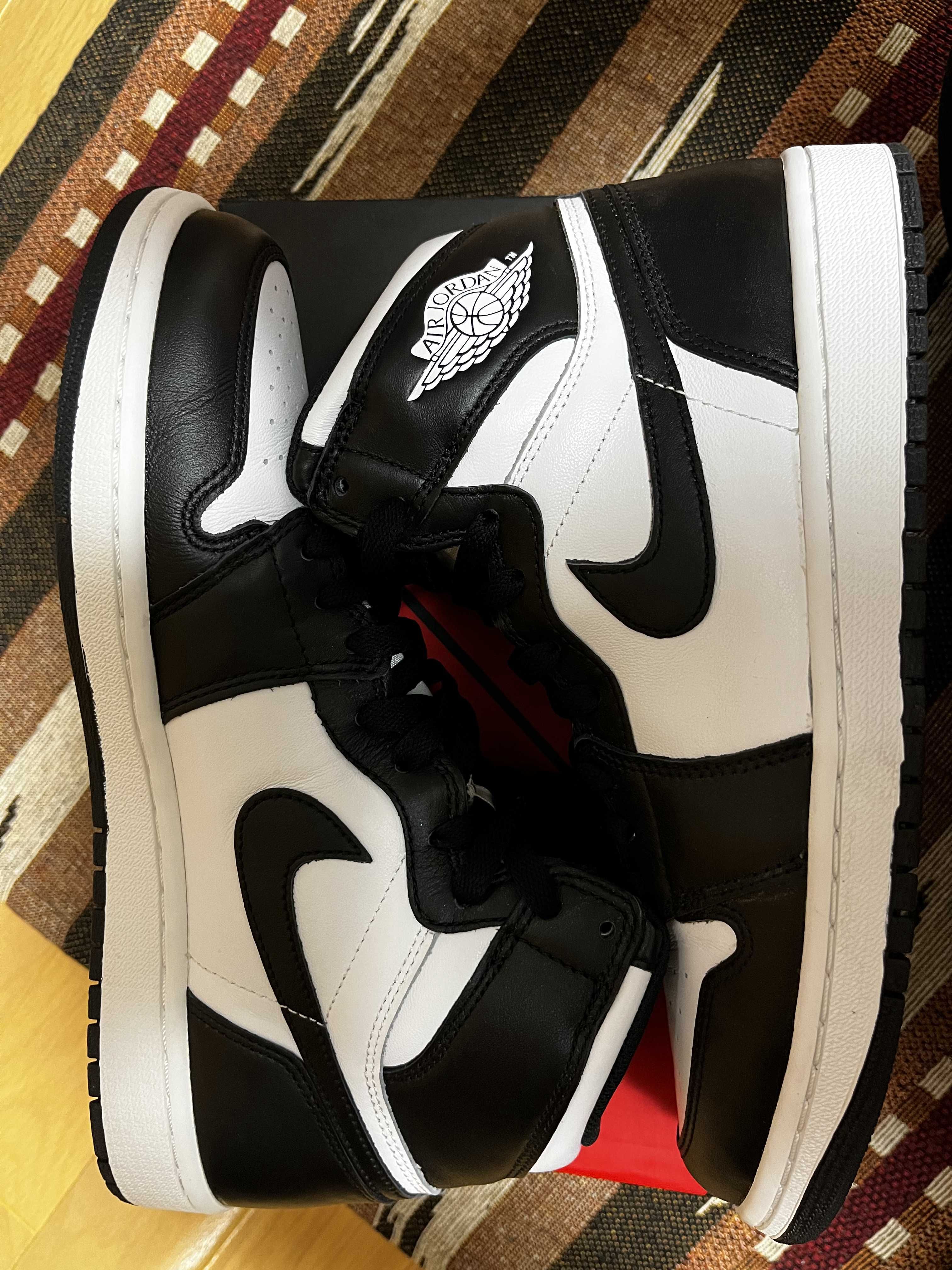 Nike Air Jordan 1 Retro High OG "Black/White" (2014)