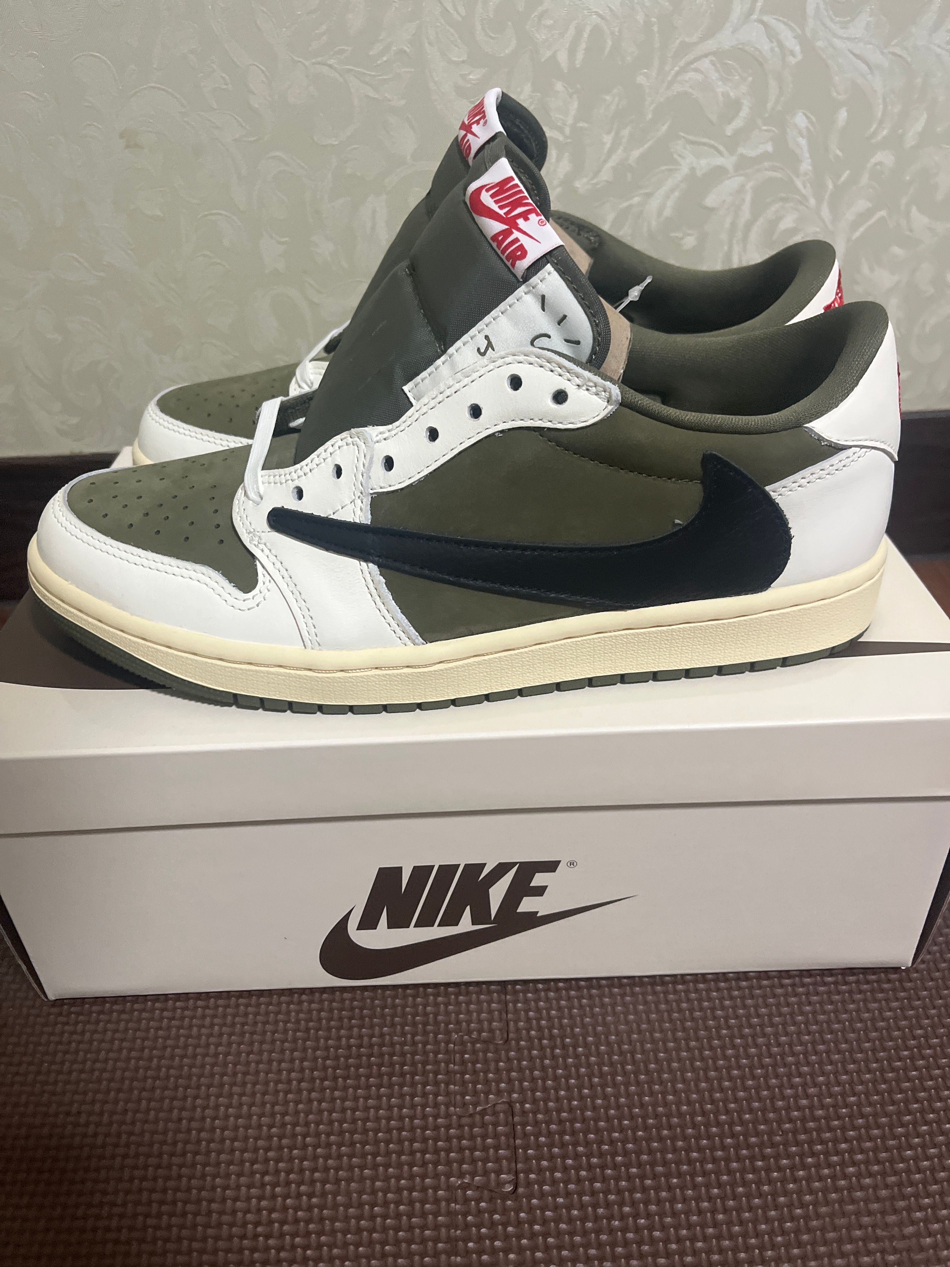 Travis Scott × Nike Air Jordan 1 Low OG SP "Reverse Olive"