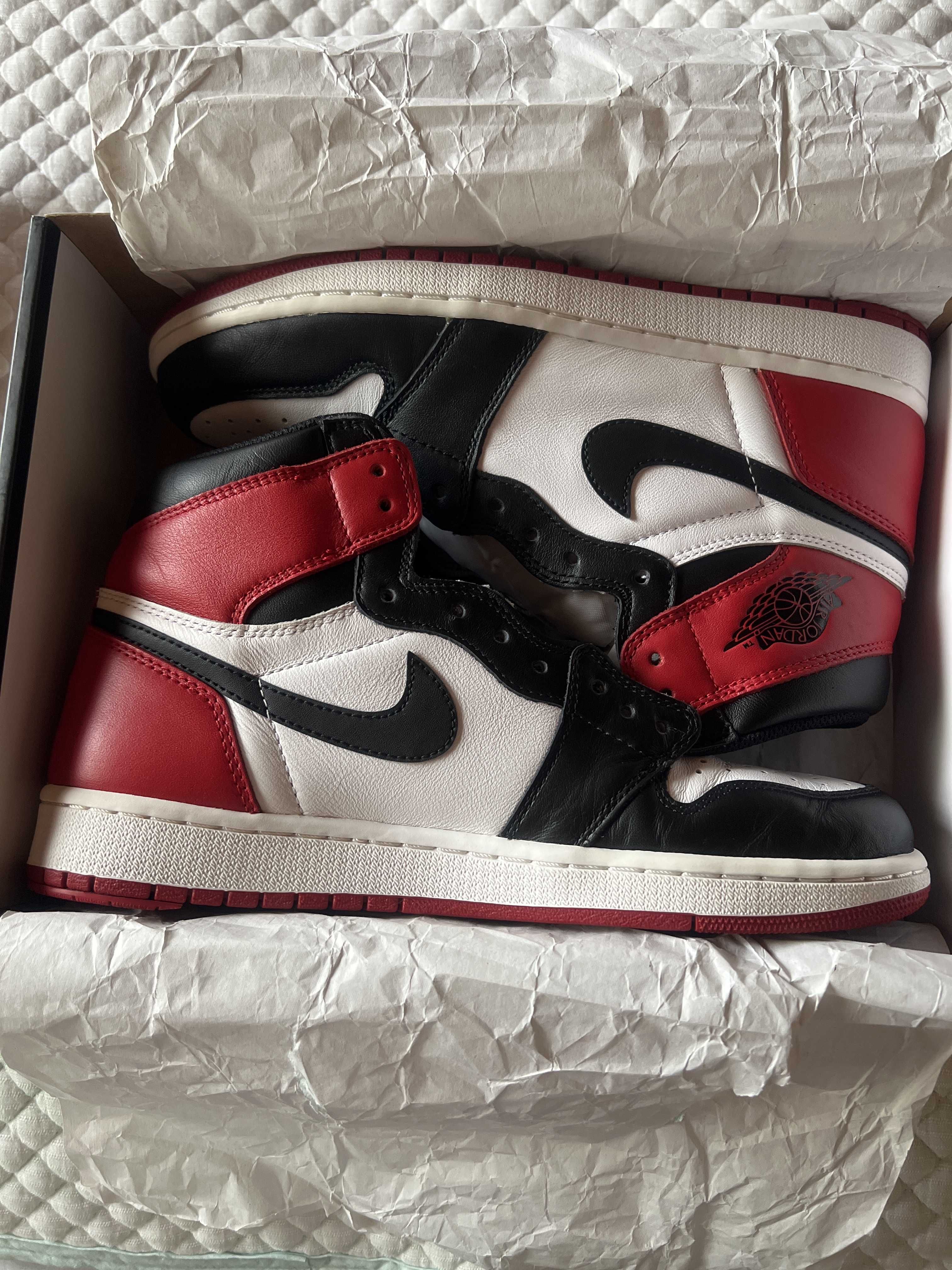 Nike Air Jordan 1 Retro High OG "Black Toe"(2016)