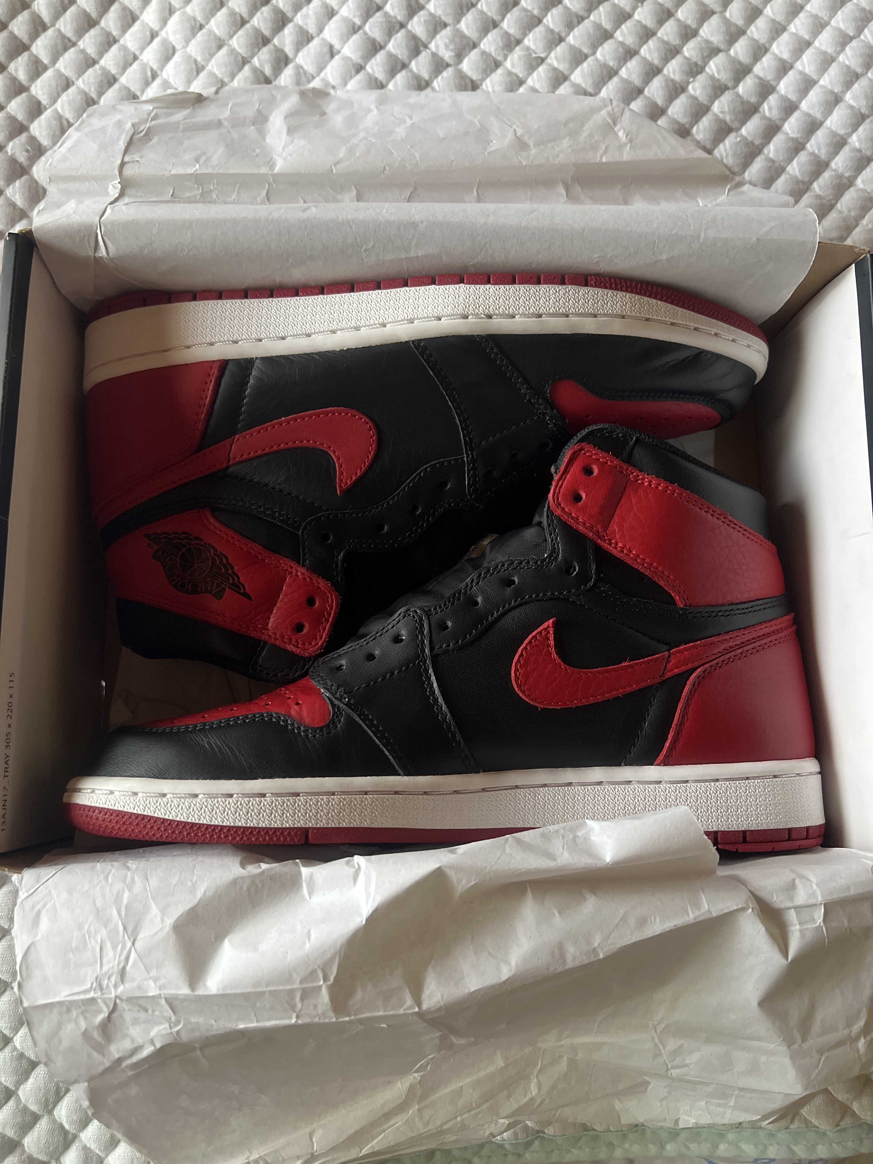 Nike Air Jordan 1 Retro High OG "Bred/Banned" (2016)