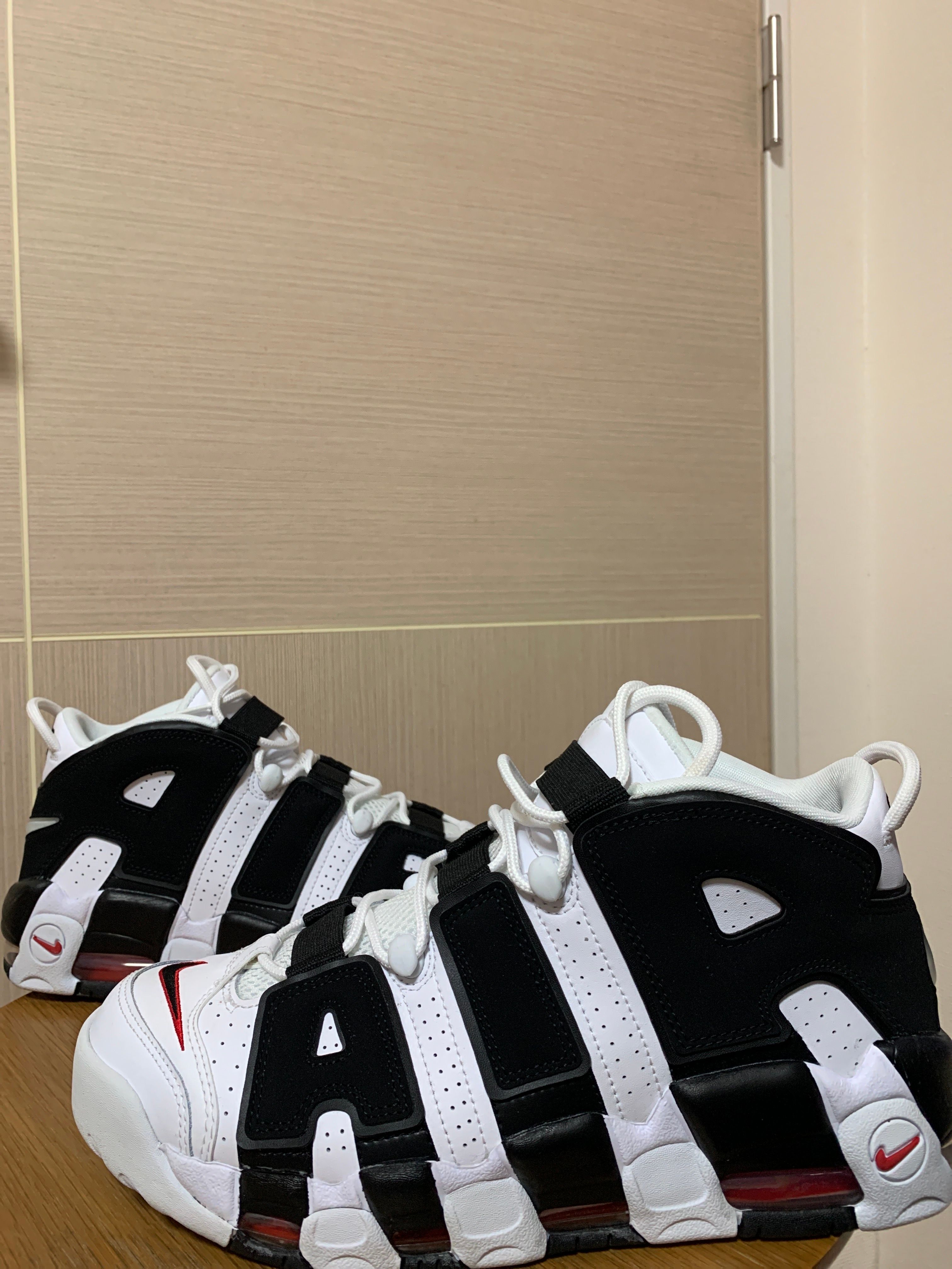 NIKE AIR MORE UPTEMPO "WHITE/BLACK/UNIVERSITY RED"(2020)