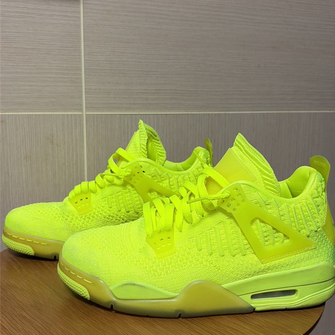Nike Air Jordan 4 Retro Flyknit "Volt"