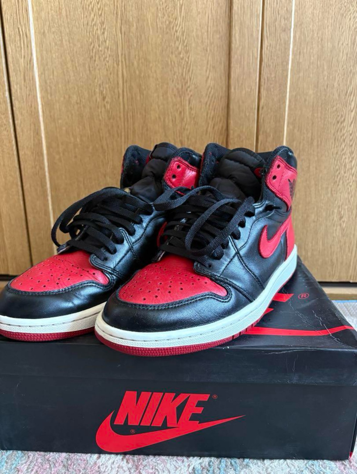 Nike Air Jordan 1 Retro High OG "Bred/Banned" (2016)