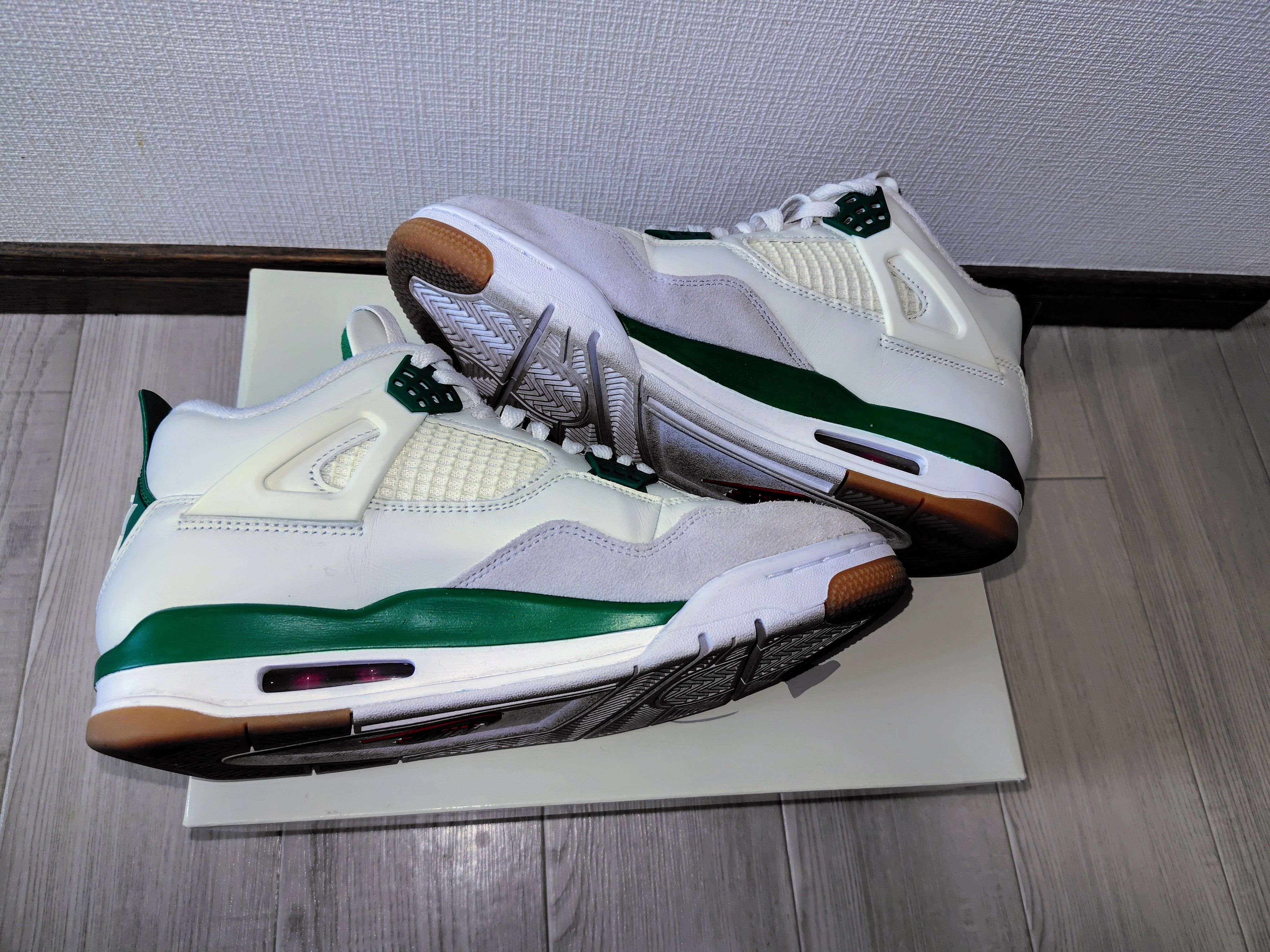 Nike SB × Air Jordan 4 Retro SP "Pine Green"