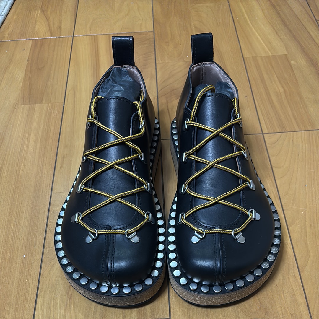 LOEWE Rivet Lace-Up "Black"