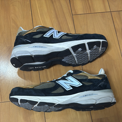New Balance 990V3 "Black Tan"