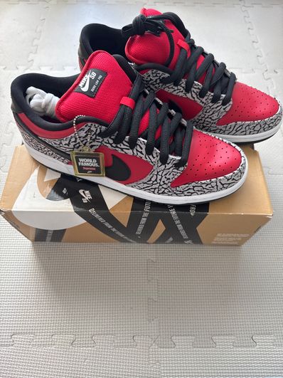 Supreme × Nike SB Dunk Low "Red Cement"(2012)