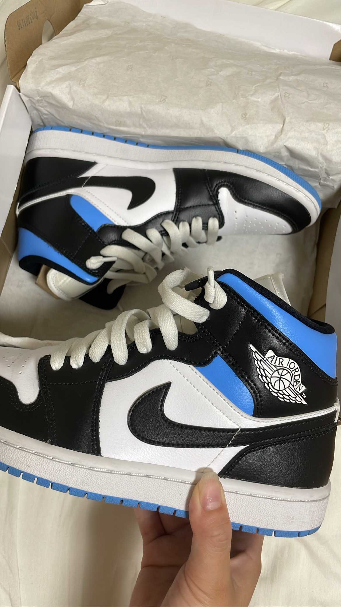Nike Women's Air Jordan 1 Mid "Black/University Blue"