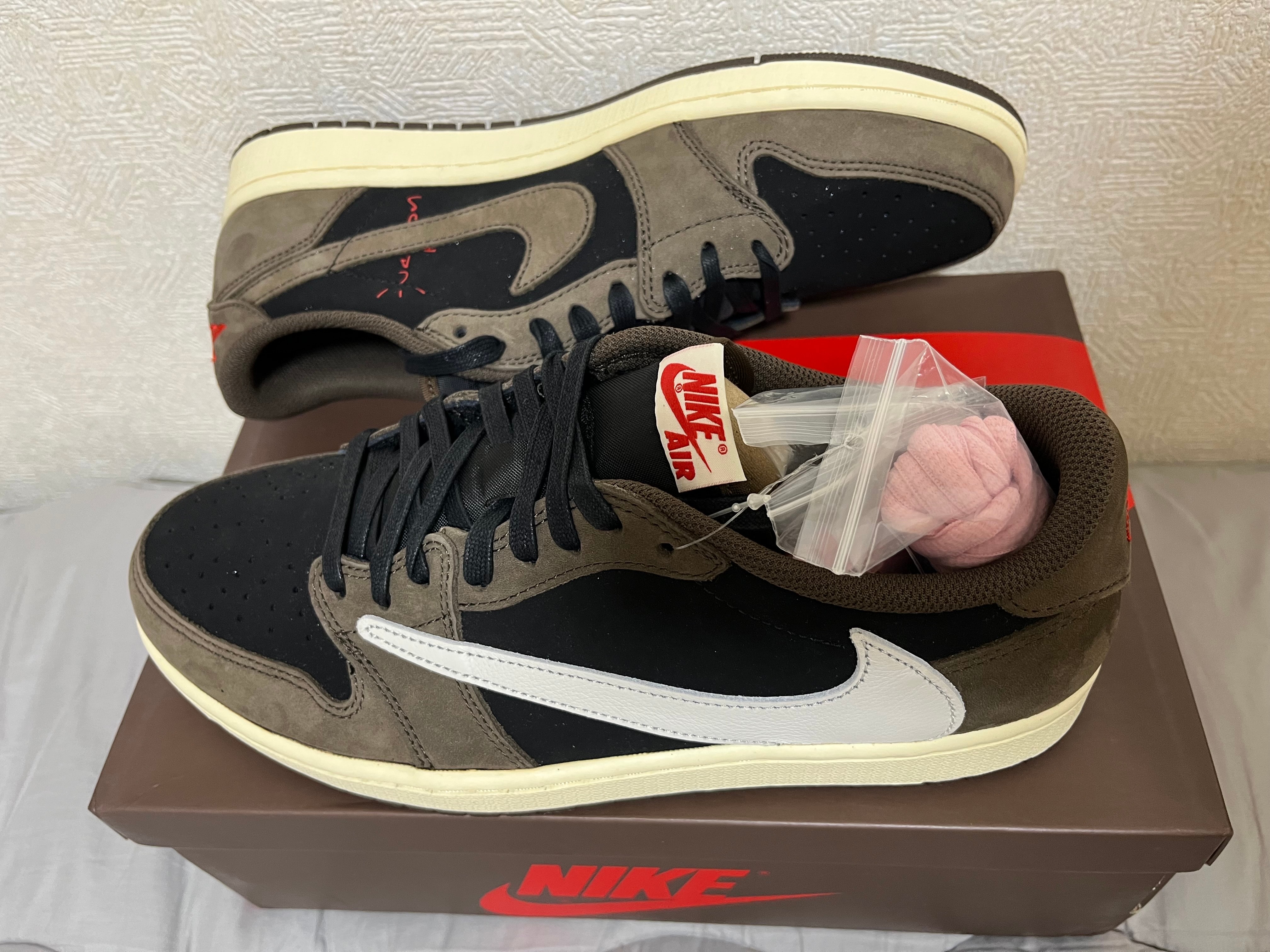 トラヴィススコット×ナイキ エアジョーダン1 ロー OG SP-T  "ブラック/ダークモカ"