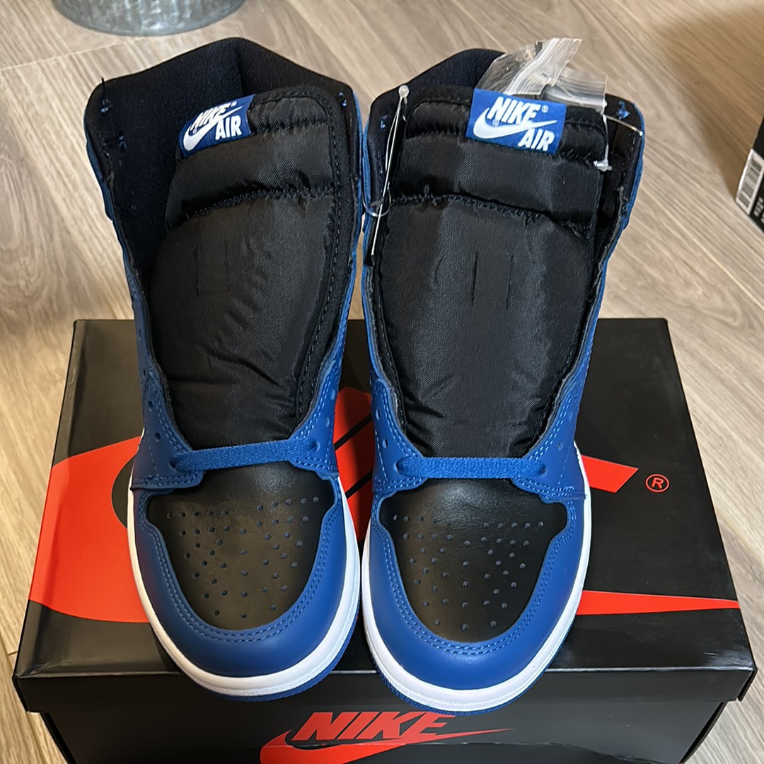 Nike Air Jordan 1 Retro High OG "Dark Marina Blue"