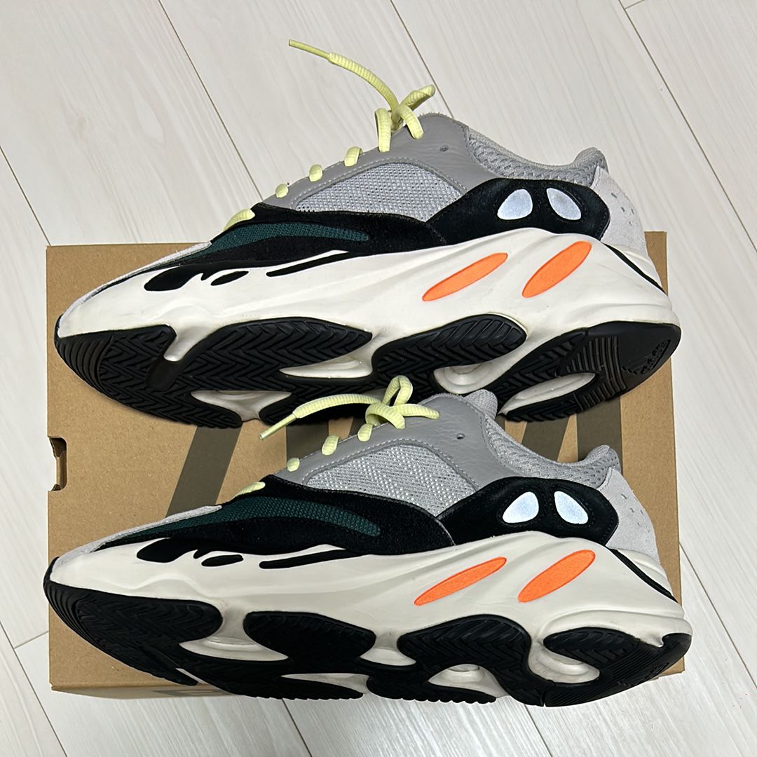 adidas YEEZY Boost 700 "Wave Runner"