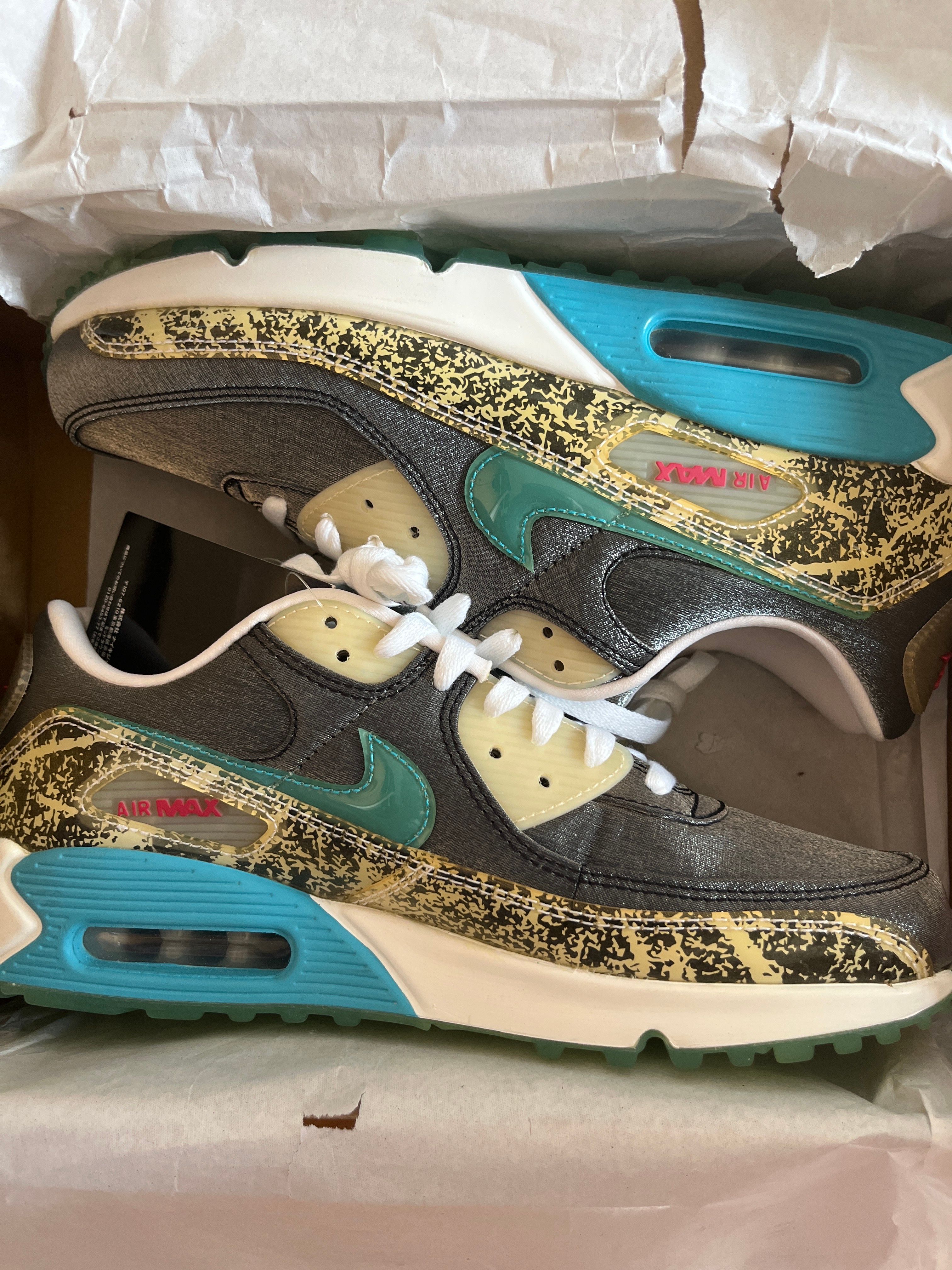 Nike Women's Air Max 90 SE "Rice Ball"