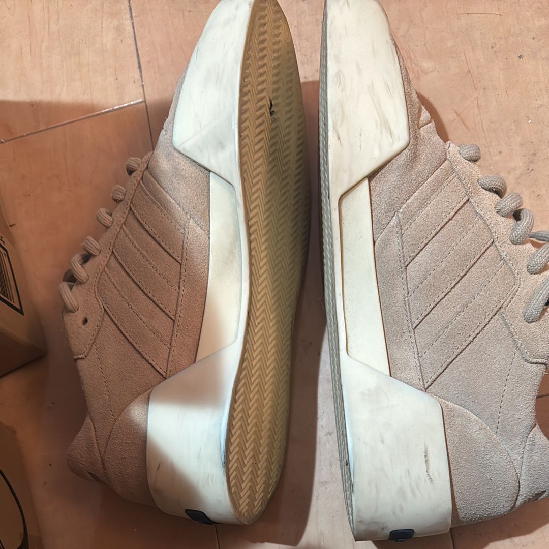 アディダス フィアオブゴッドアスレチックス 86 ロー "クレイ"