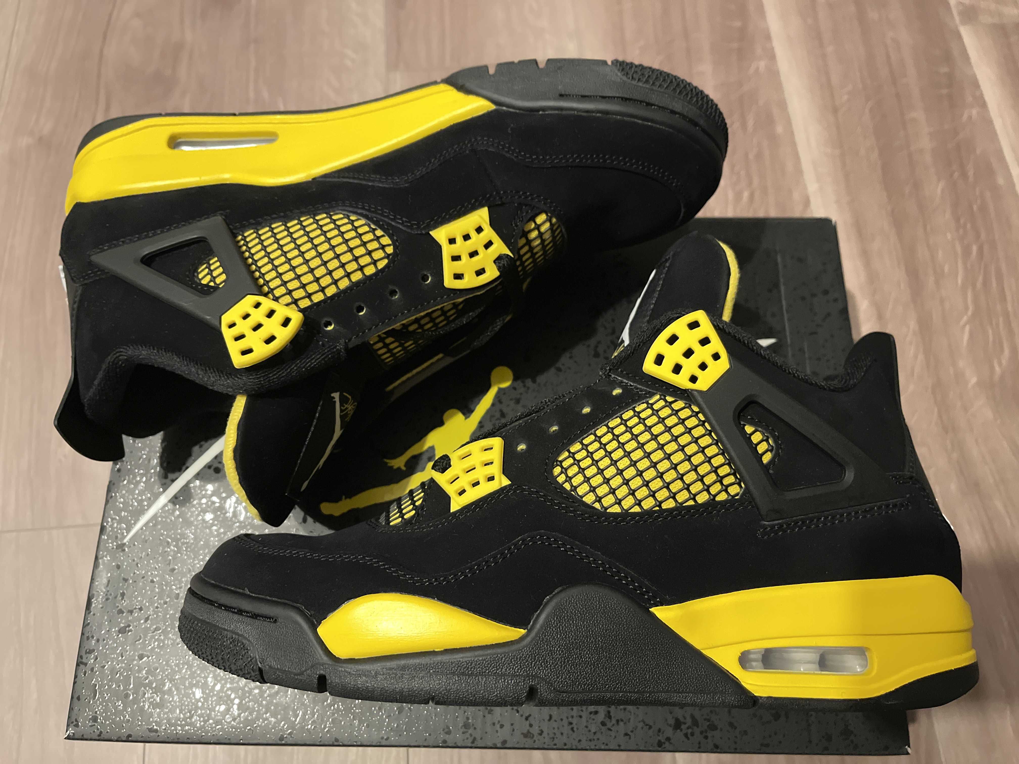 Nike Air Jordan 4 Retro "Thunder"(2023)
