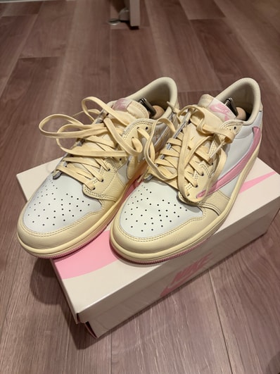 Travis Scott × Nike Air Jordan 1 Retro Low OG "Muslin/Shy Pink"