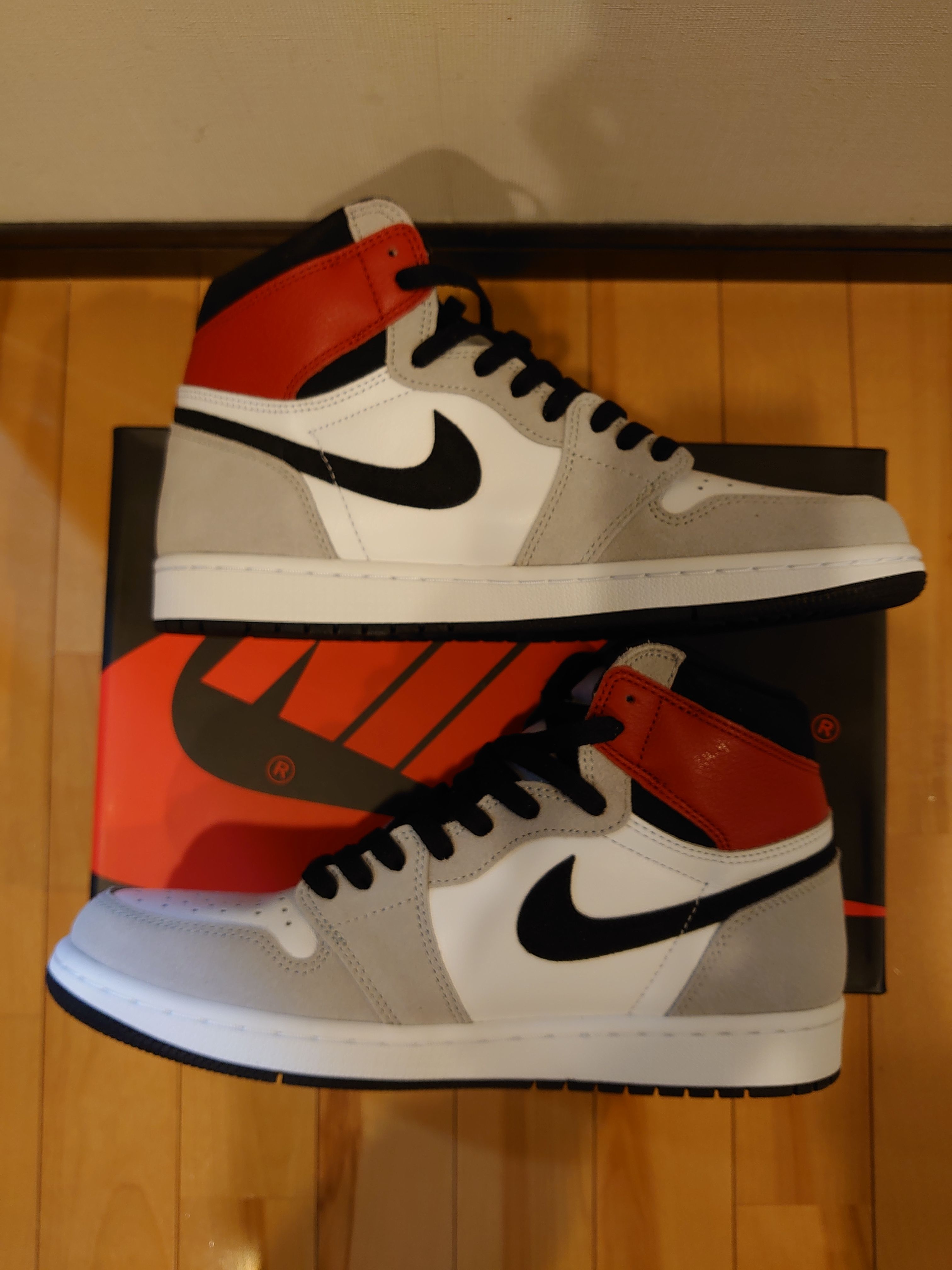 Nike Air Jordan 1 High OG "White/Black/Light Smoke Grey"