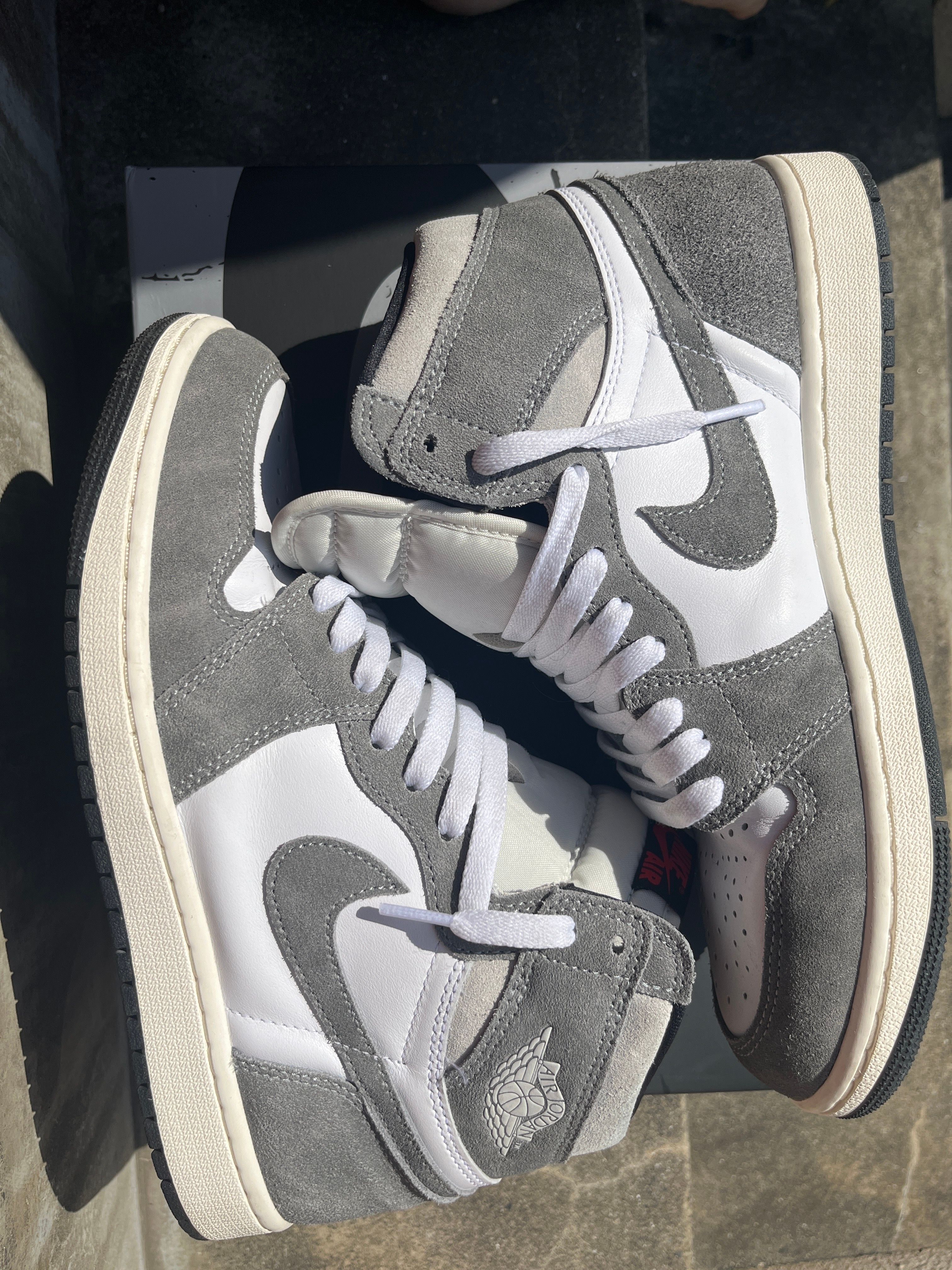 Nike Air Jordan 1 Retro High OG "Black and Smoke Grey"