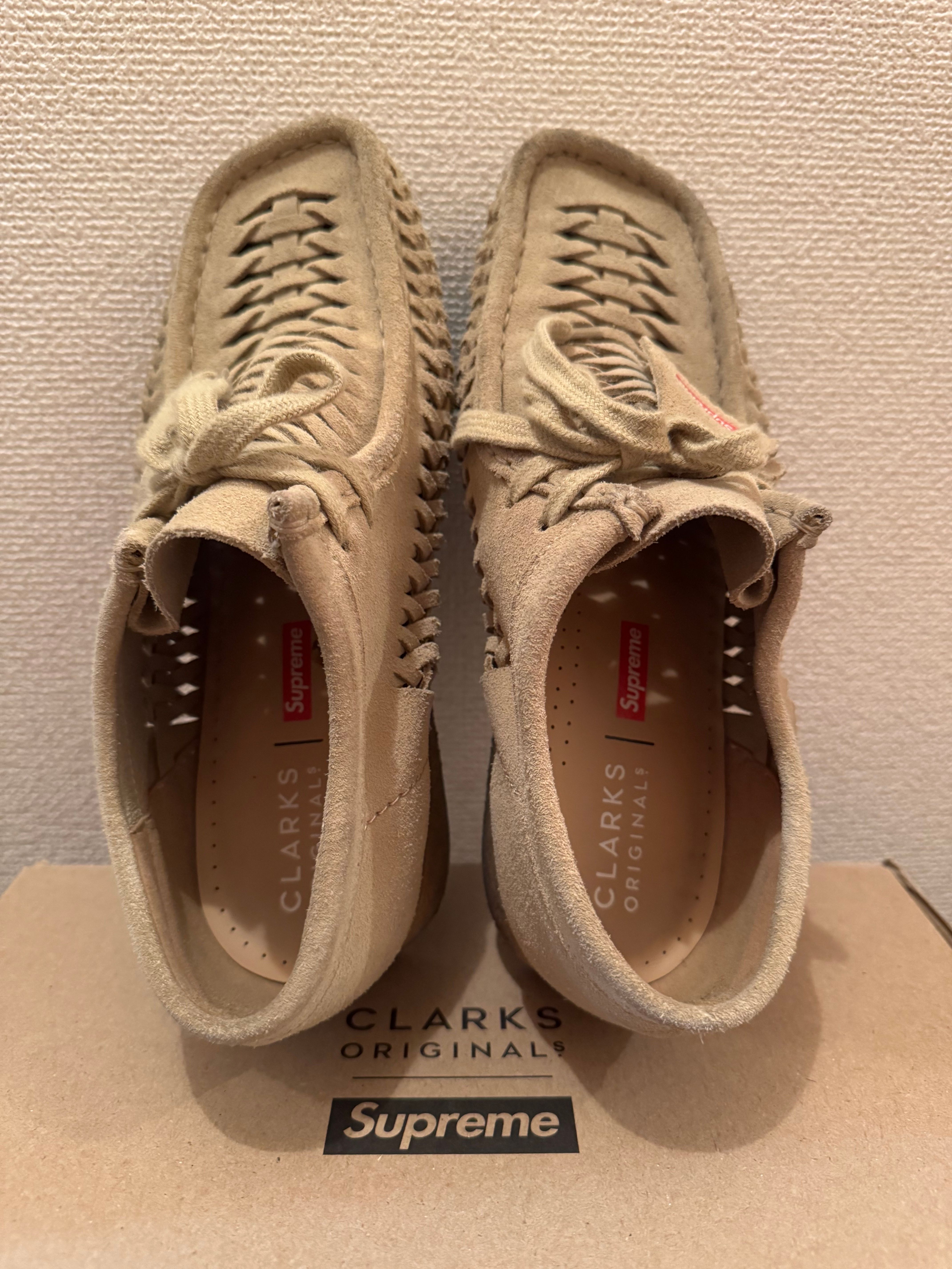 CLARKS × SUPREME WALLABEE "BEIGE"