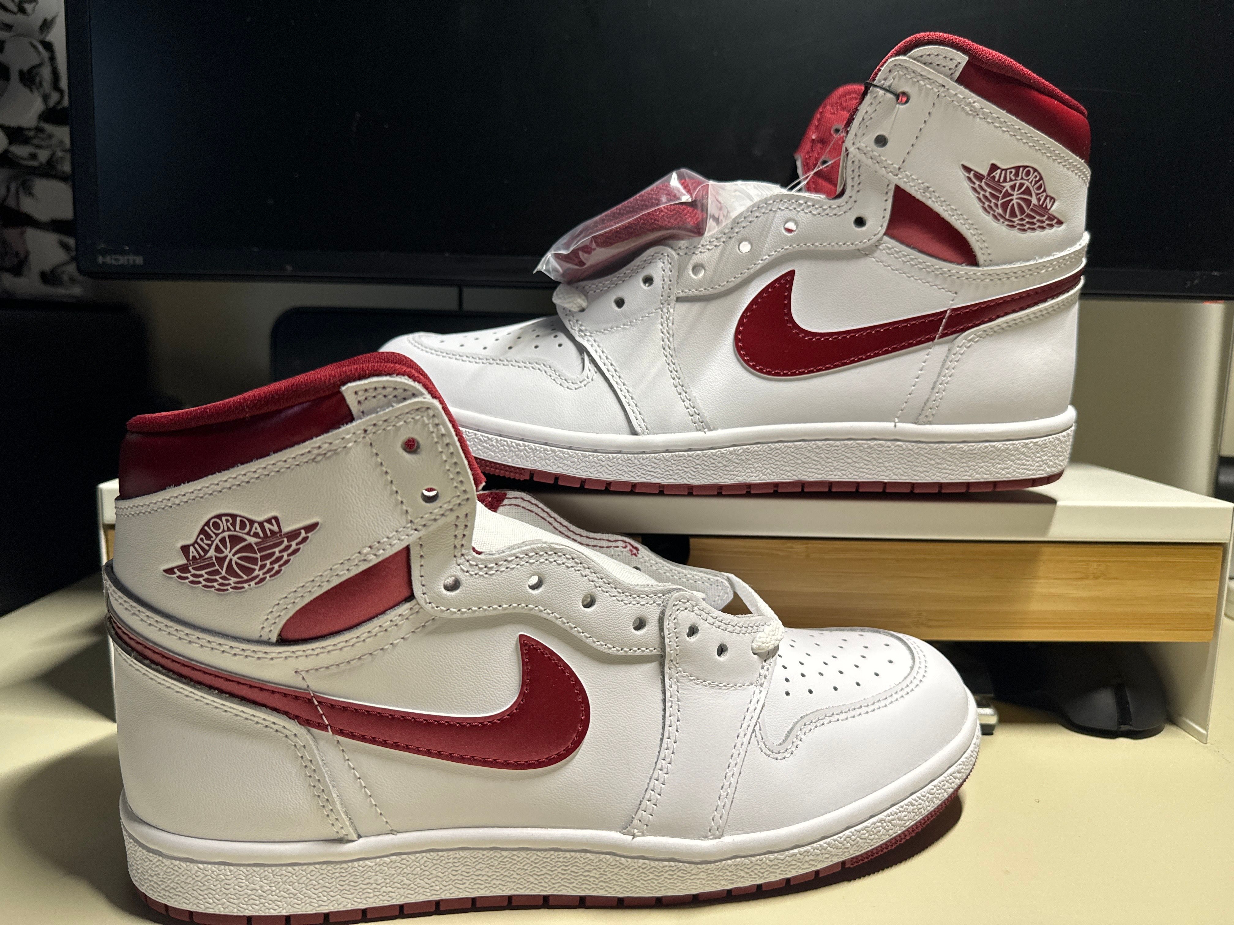 Nike Air Jordan 1 High '85 "Metallic Burgundy"