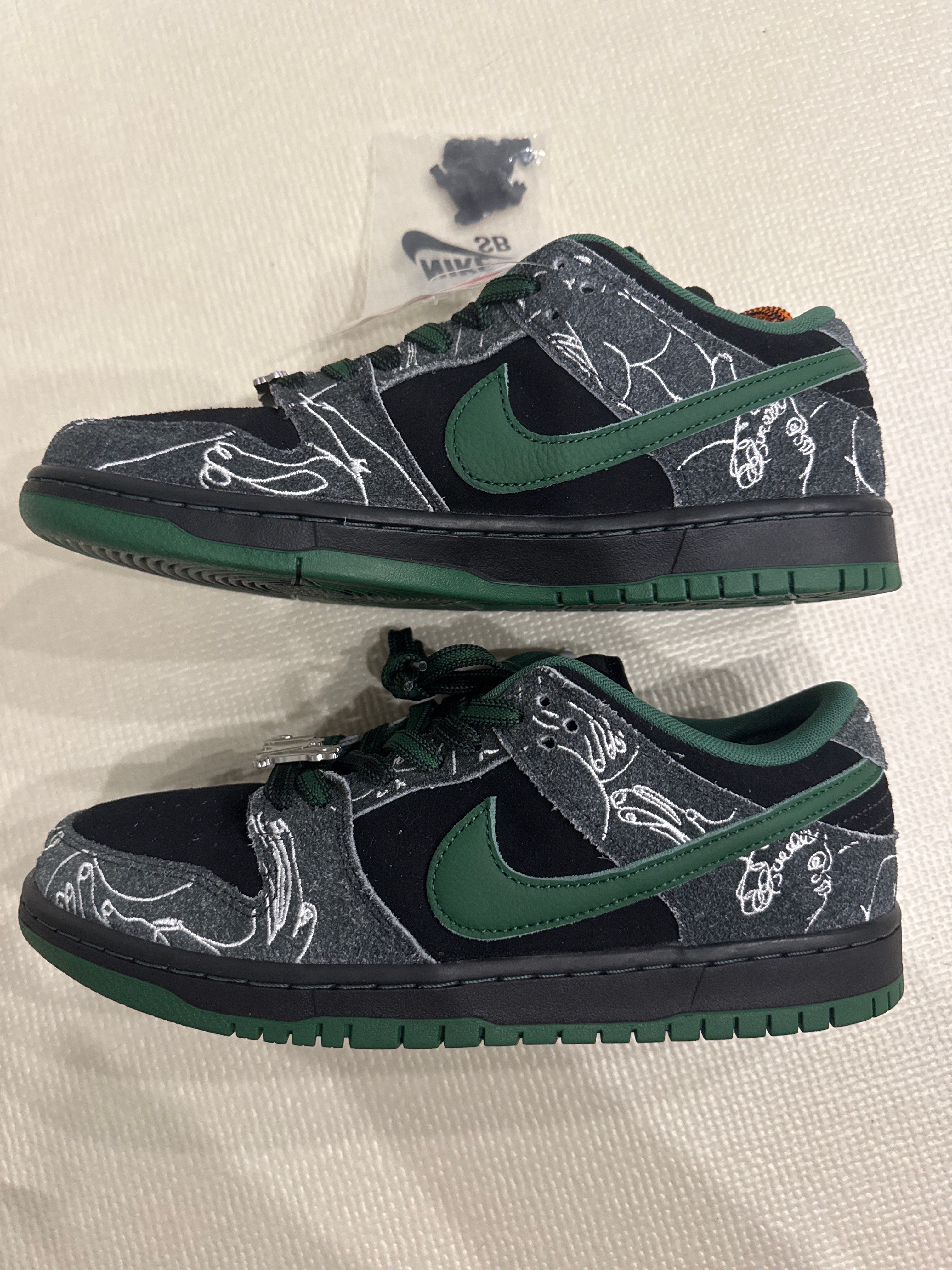 There Skateboards × Nike SB Dunk Low Pro "Anthracite and Gorge Green"