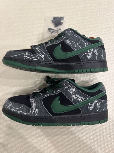 There Skateboards × Nike SB Dunk Low Pro "Anthracite and Gorge Green"