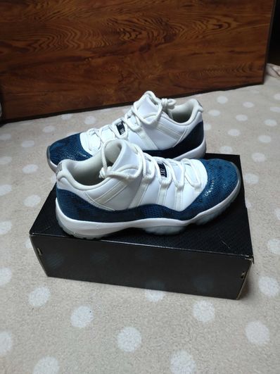 AIR JORDAN 11 LOW "SNAKESKIN"