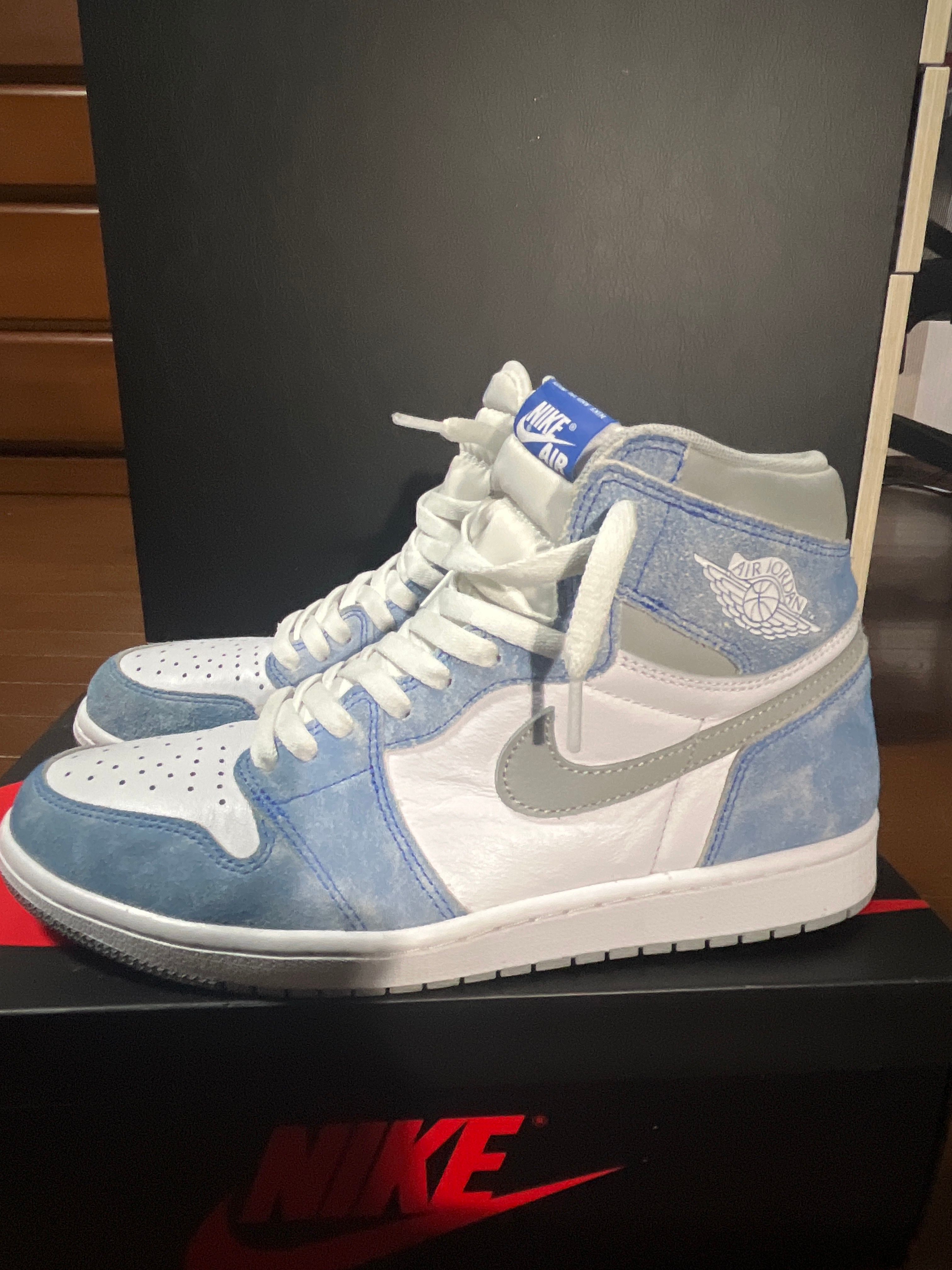 Nike Air Jordan 1 High OG "Hyper Royal"