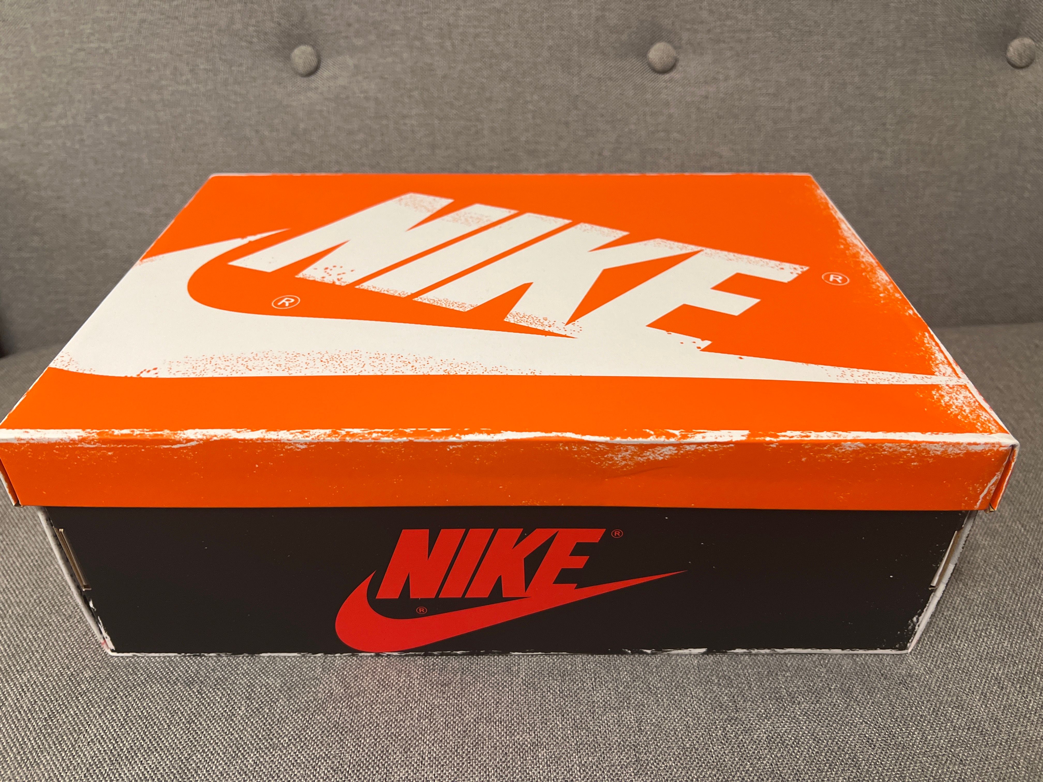 Nike Air Jordan 1 High OG "Lost & Found/Chicago"