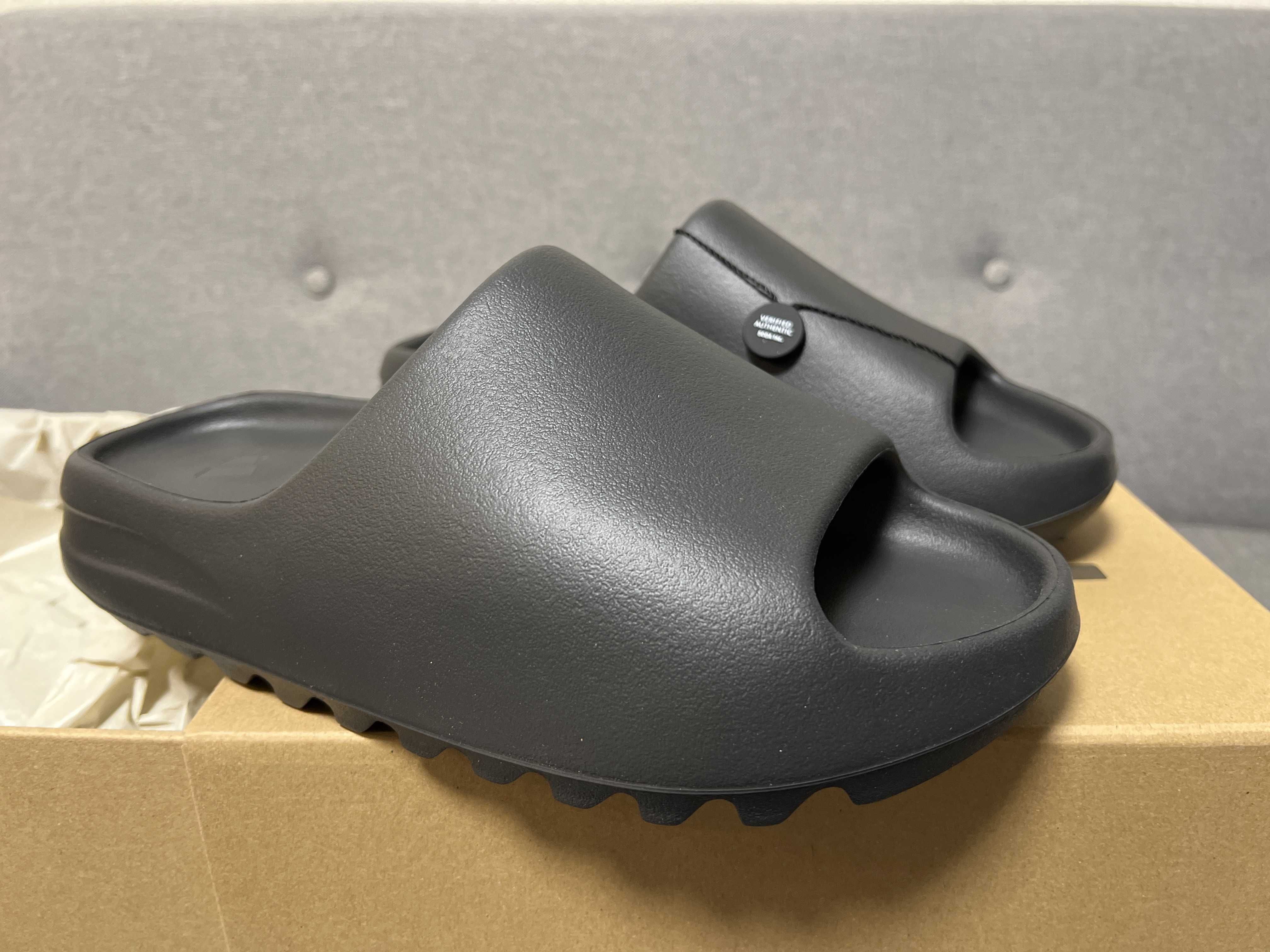 adidas YEEZY Slide "Onyx"