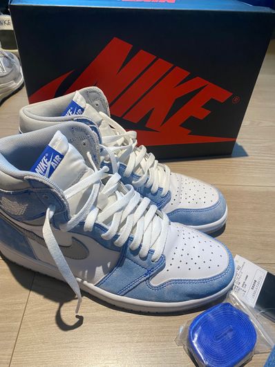 Nike Air Jordan 1 High OG "Hyper Royal"