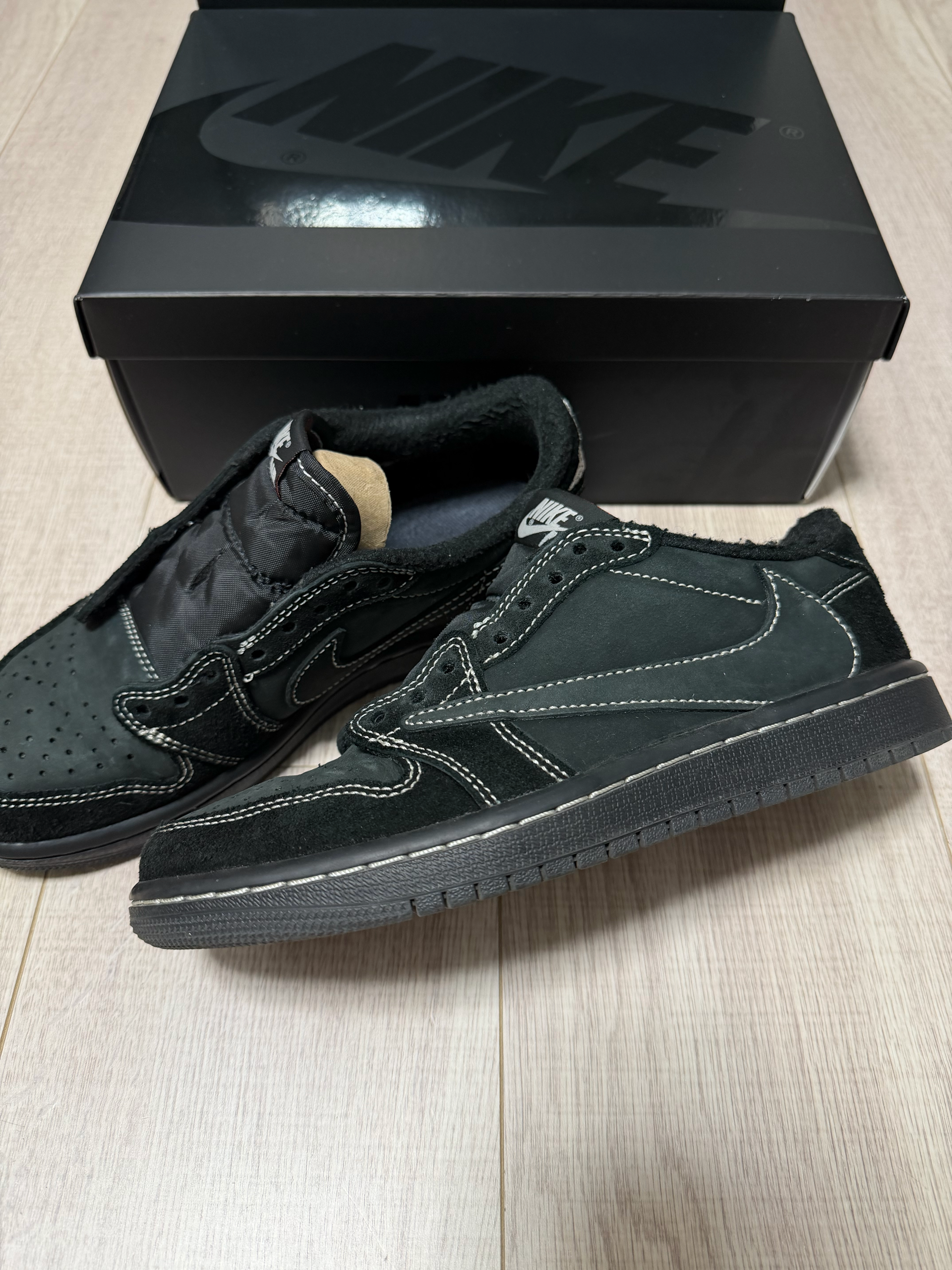 Travis Scott × Nike Air Jordan 1 Low OG SP "Black Phantom"