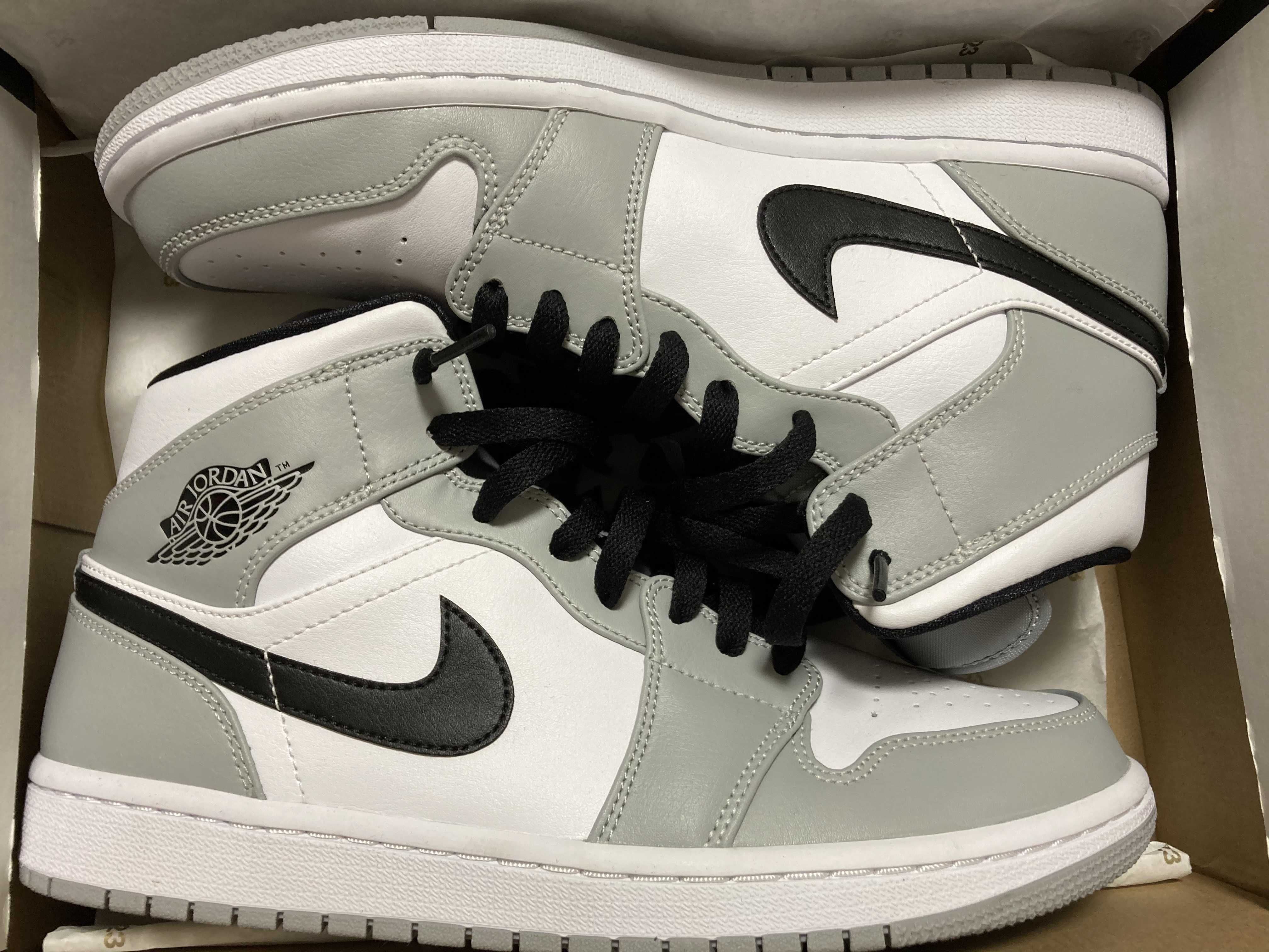 Nike Air Jordan 1 Mid "Light Smoke Grey/White/Black"
