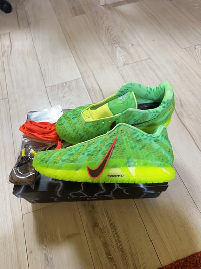 Nike Ja 3 "Spooky Season" (HV9924-700/HV9923-700)