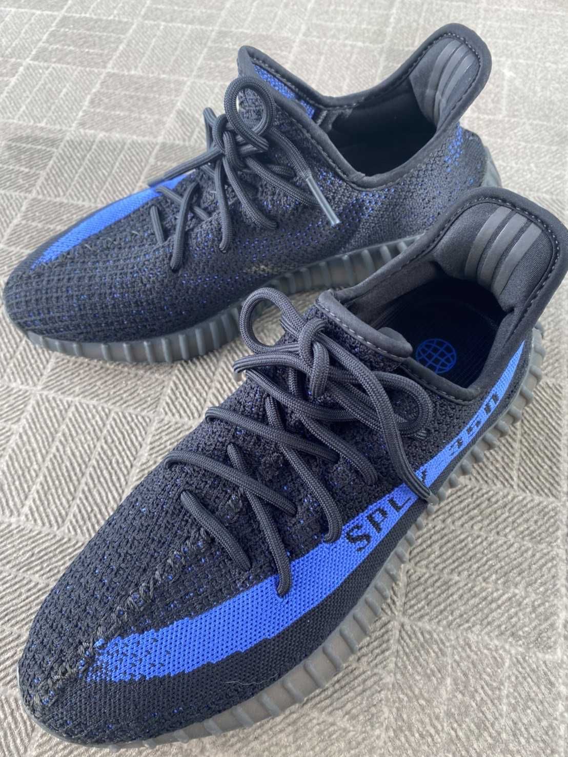 adidas YEEZY Boost 350V2 "Dazzling Blue"