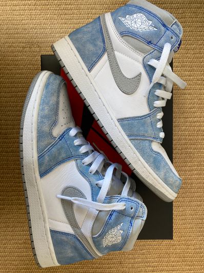 Nike Air Jordan 1 High OG "Hyper Royal"