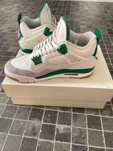 Nike SB × Air Jordan 4 Retro SP "Pine Green"