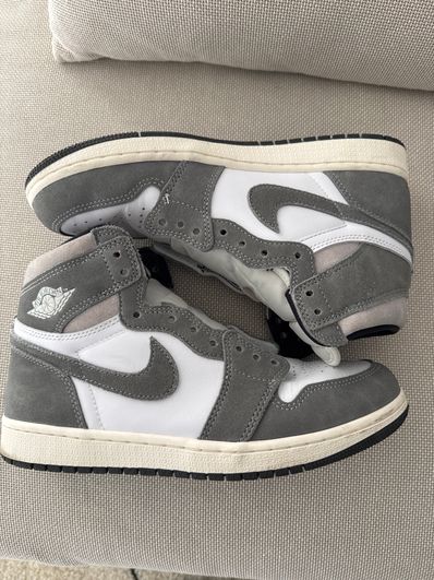 Nike Air Jordan 1 Retro High OG "Black and Smoke Grey"