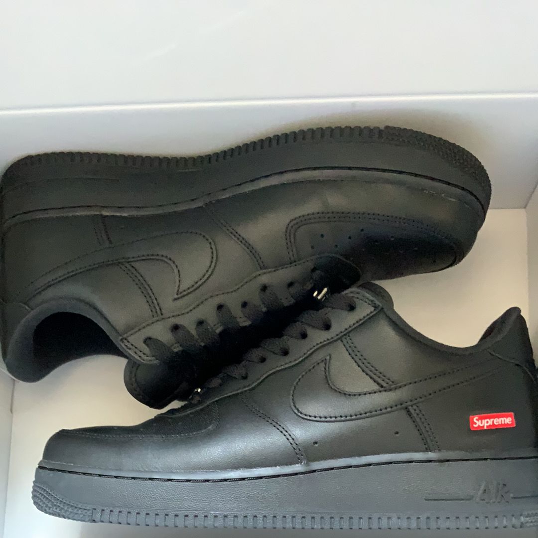 Supreme × Nike Air Force 1 Low "Black"