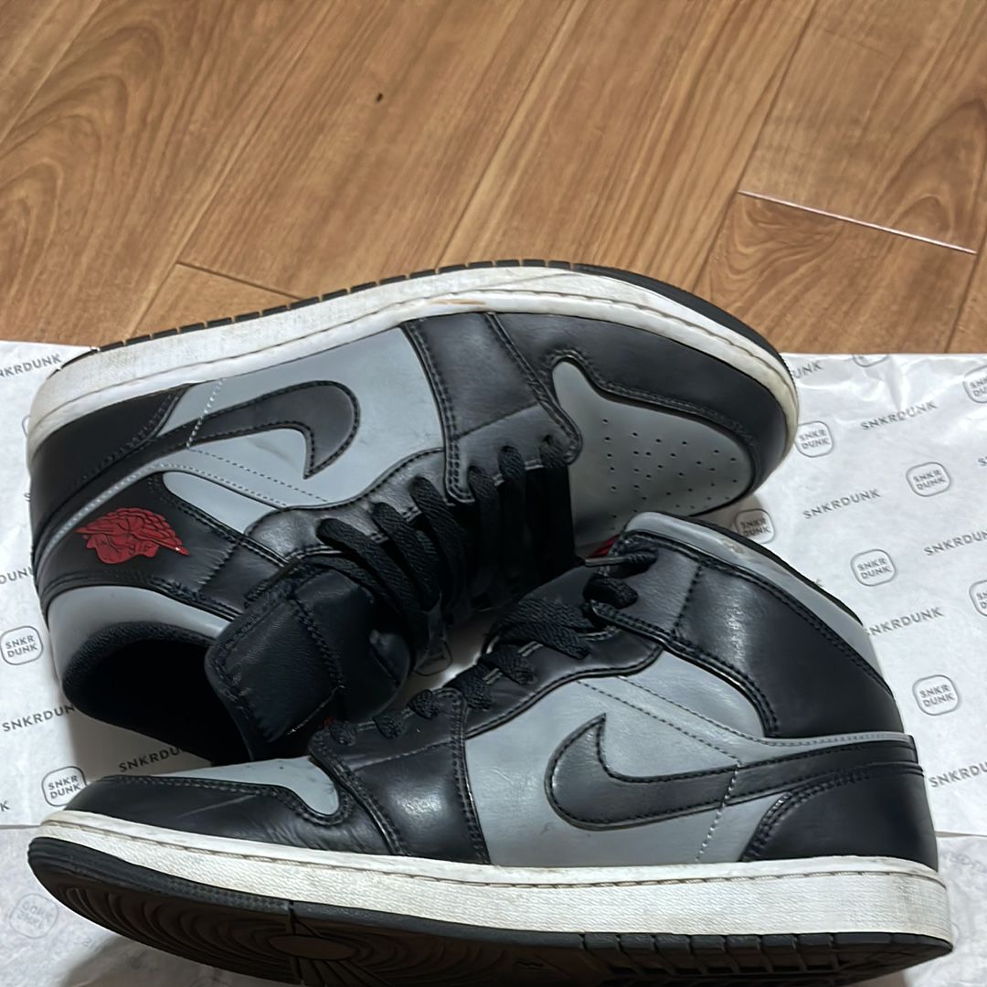 Nike Air Jordan 1 Mid "Shadow"