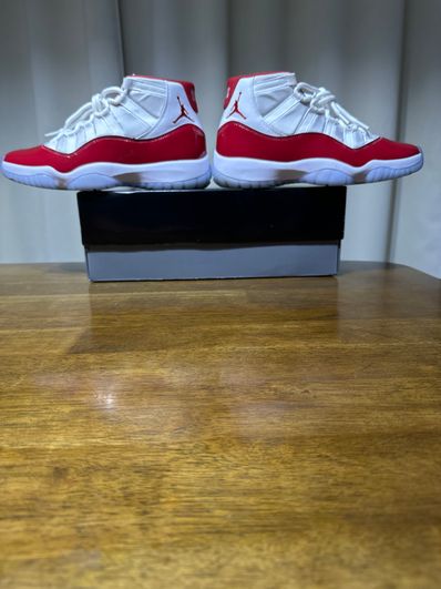 Nike Air Jordan 11 "Varsity Red"