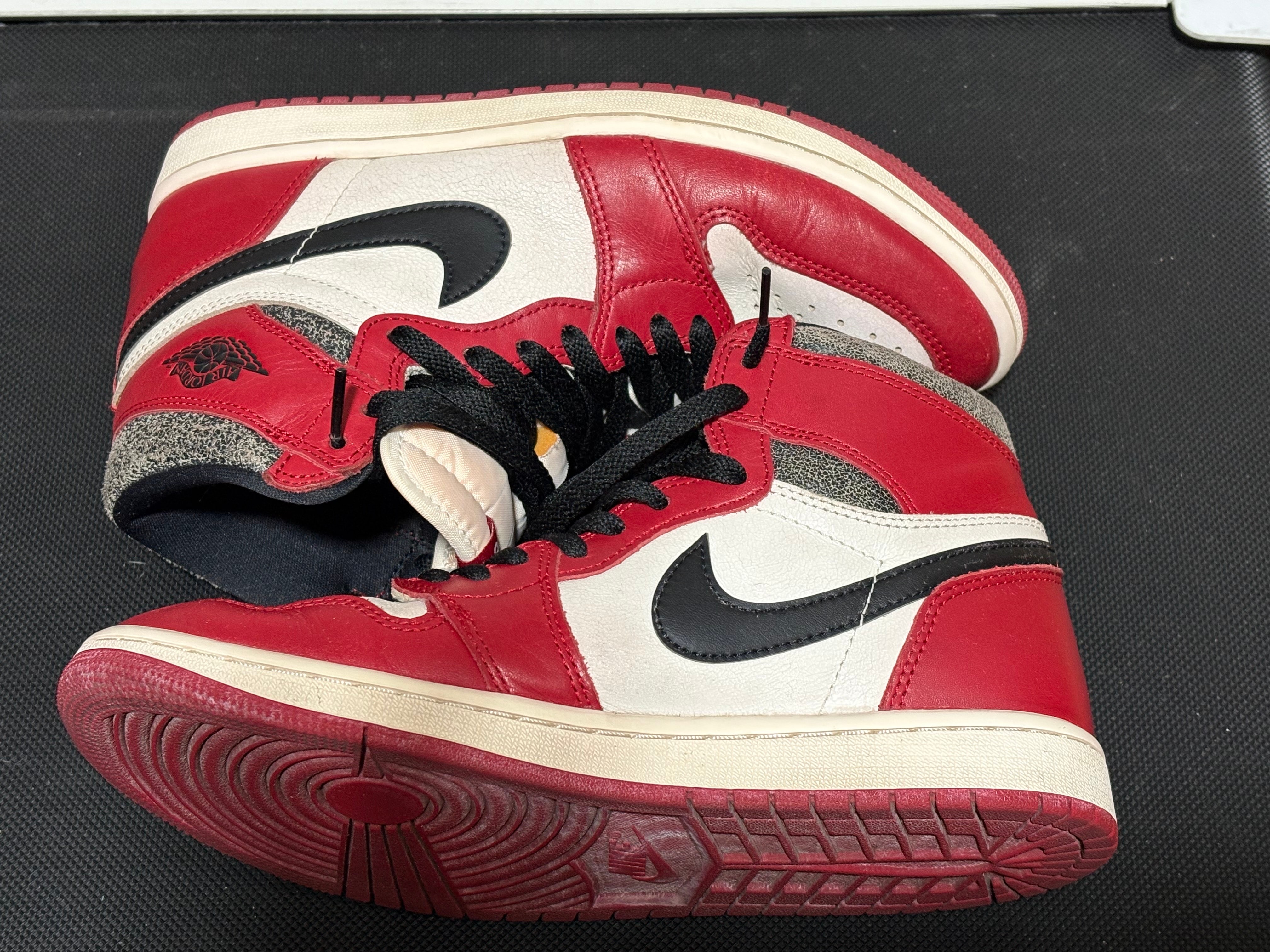 ナイキ エアジョーダン1 ハイ OG "ロスト&ファウンド/シカゴ"